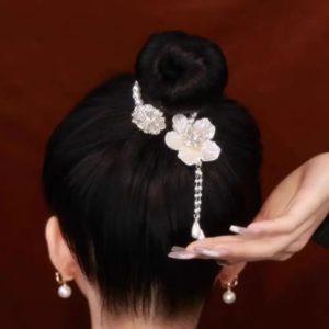 Pearl flower hair pin with crystal design for bun hairstyle