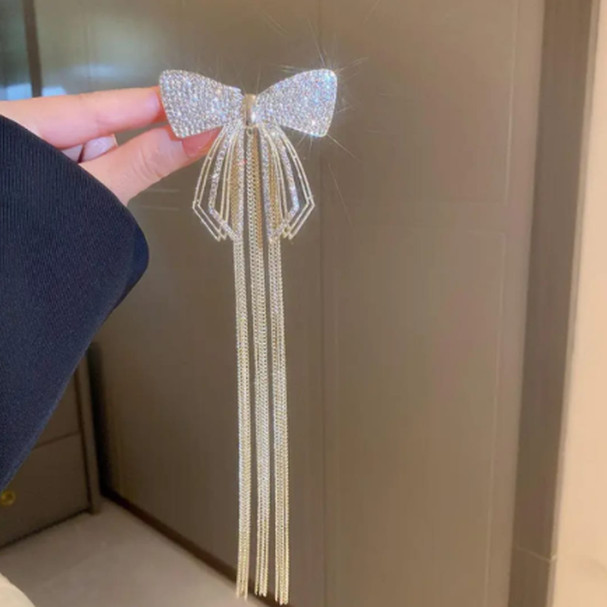 Crystal bow hair clip for women elegant pearl hair accessory